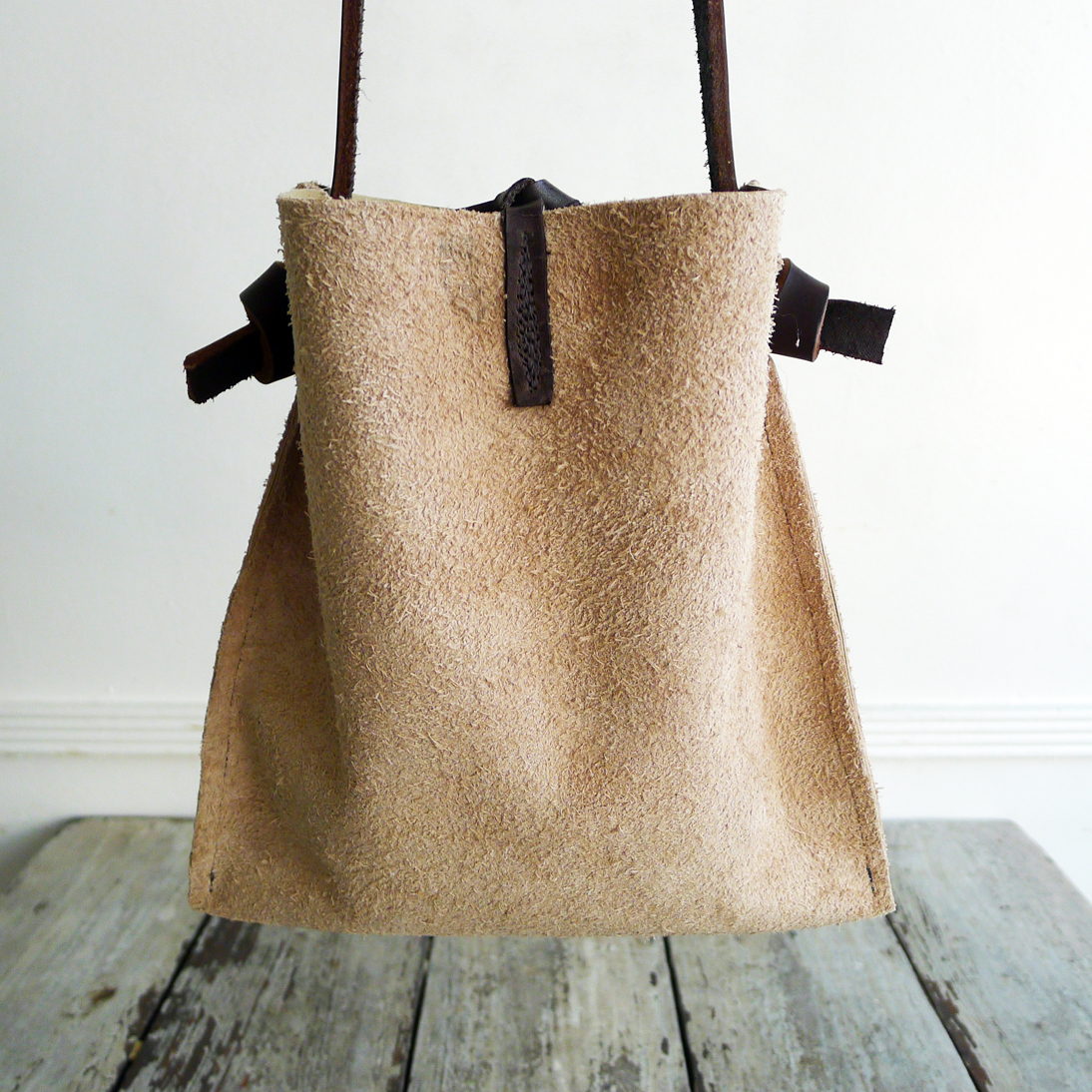 Specialty Dry Goods short strap feedbag pouch with tie & pocket