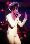 Murió Whitney Houston y ya se actualizó en Wikipedia