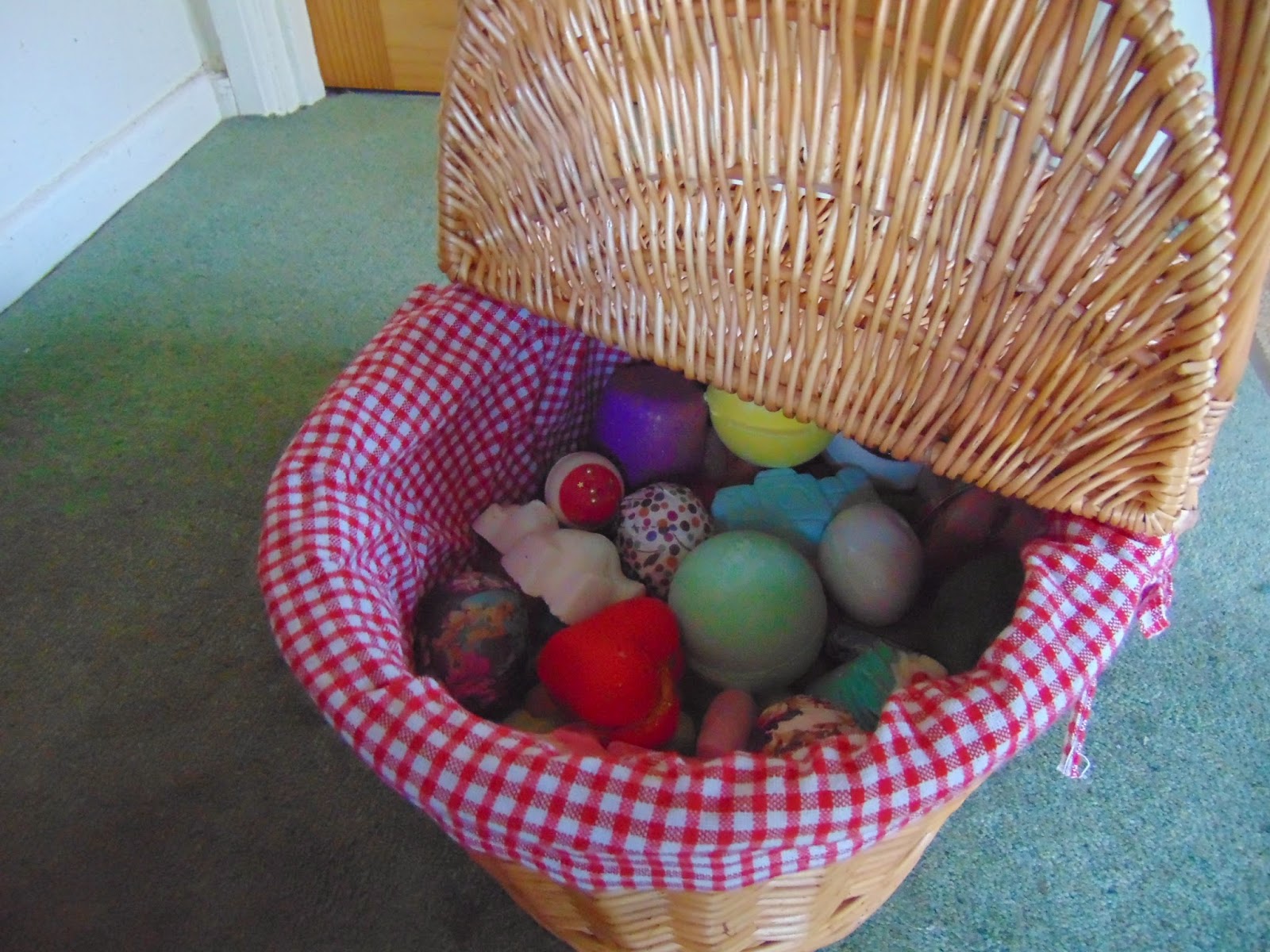 lobloggs... Bath bomb basket