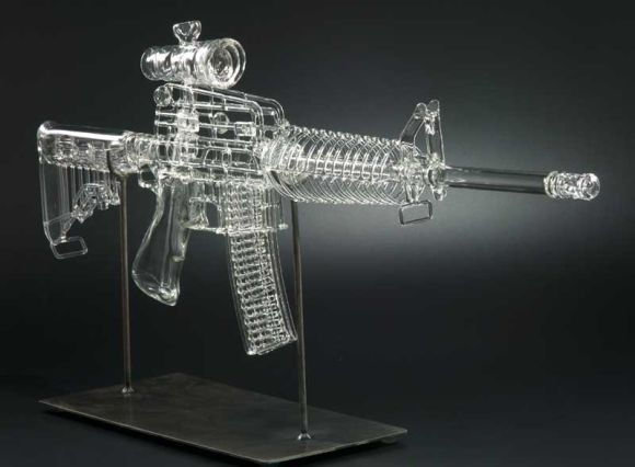 robert thompson armas de vidro escultura