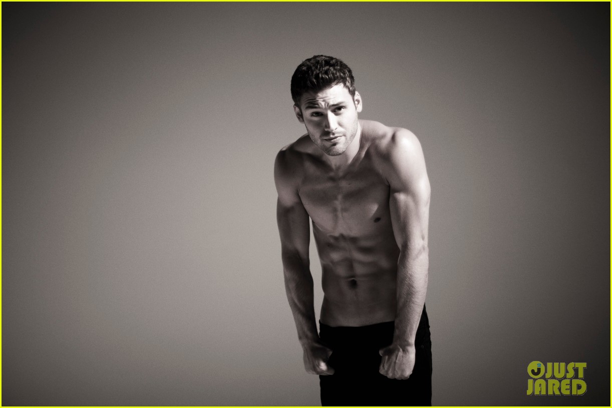 I Like Man: Ryan Guzman gets shirtless!!!(03)