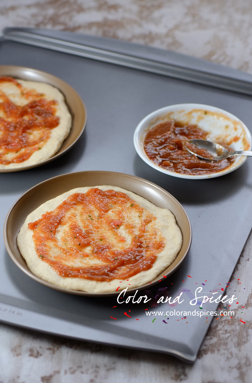 Color and Spices Pizza margherita with no cook pizza sauce