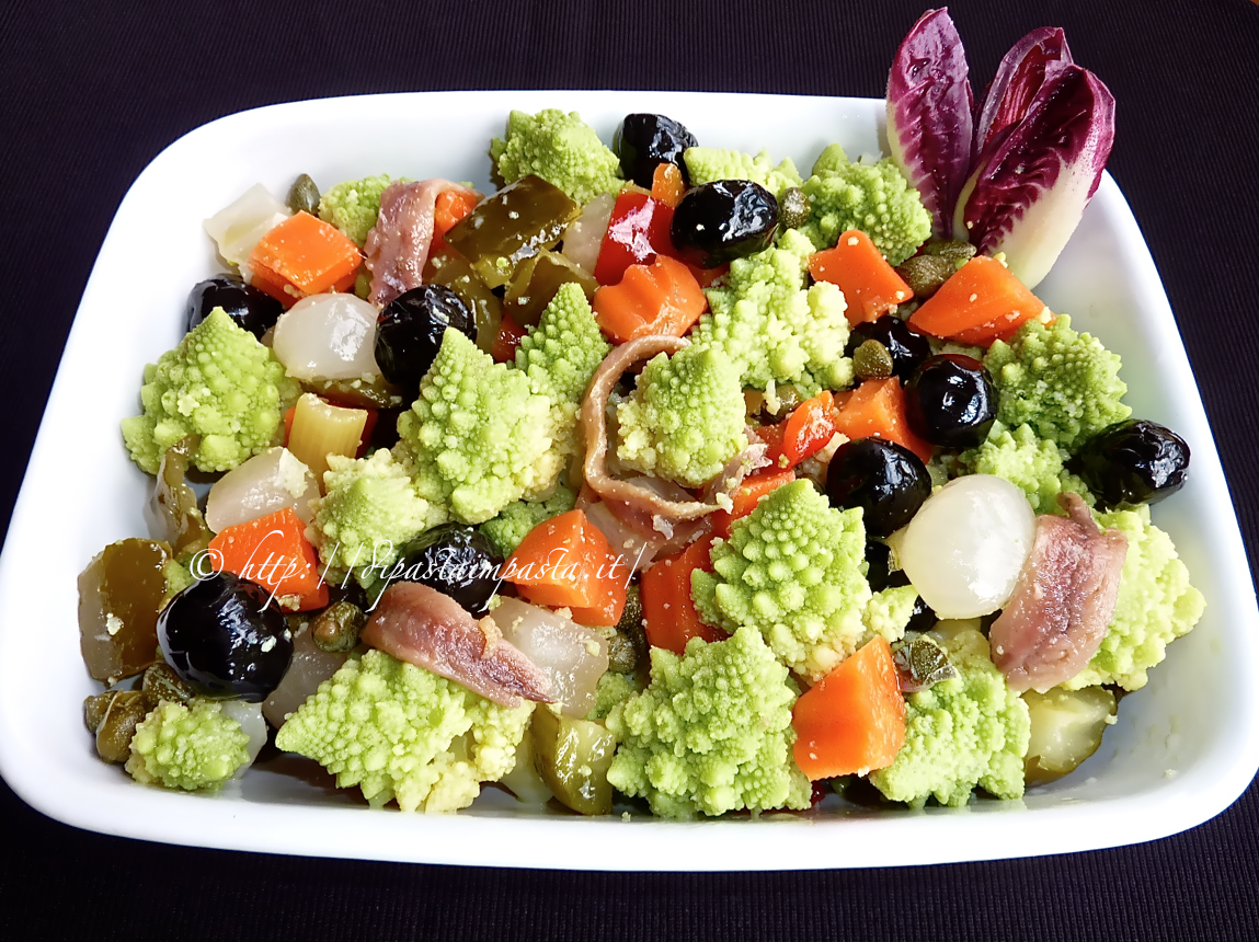 Di pasta impasta Insalata di rinforzo con il broccolo romano