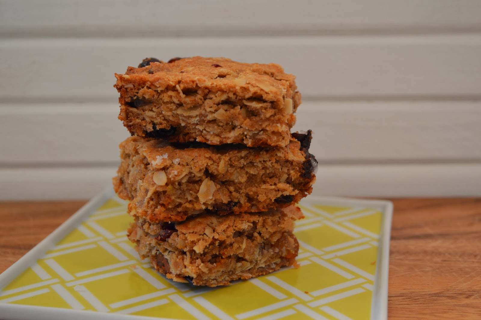 peace. love. & good food. Oatmeal Cinnamon Chip Breakfast Bars