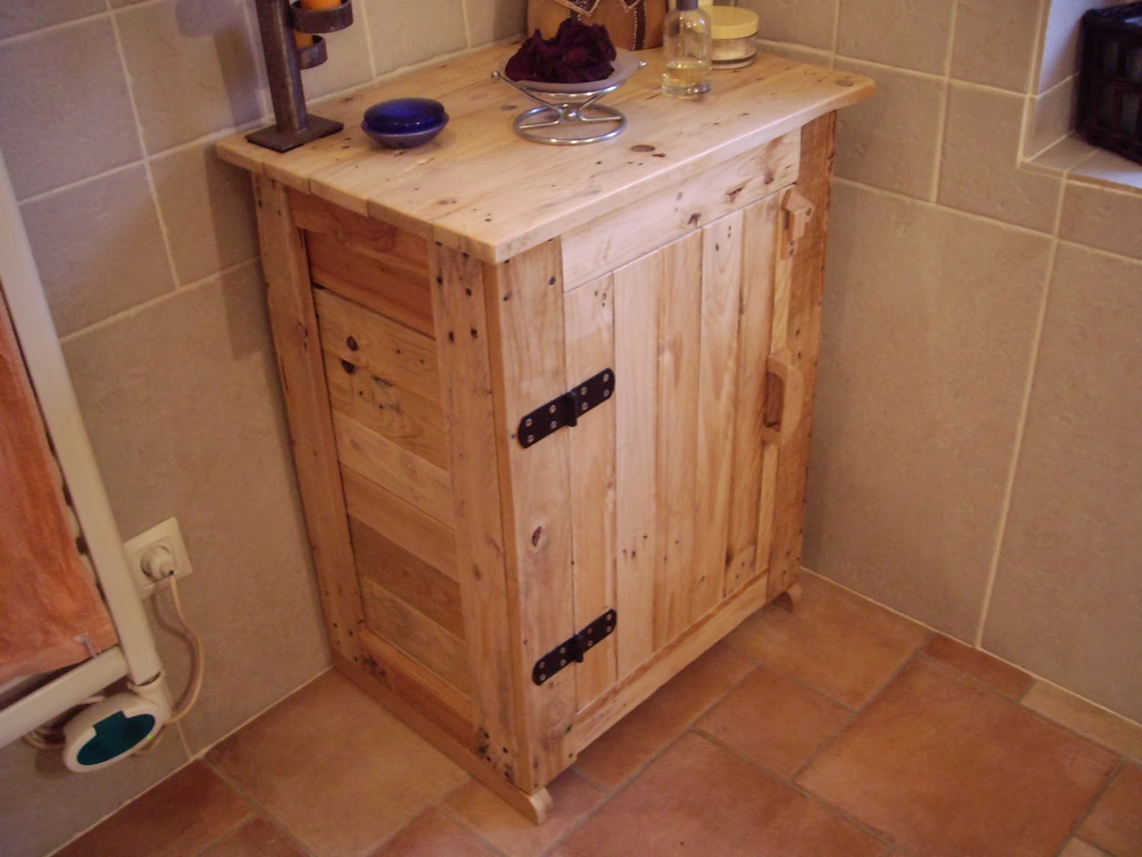 Objets déco, tutoriels et meubles en bois de palettes : février 2014