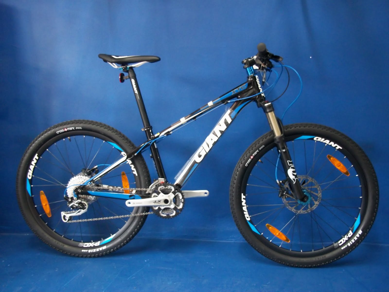 giant anthem x4 2011