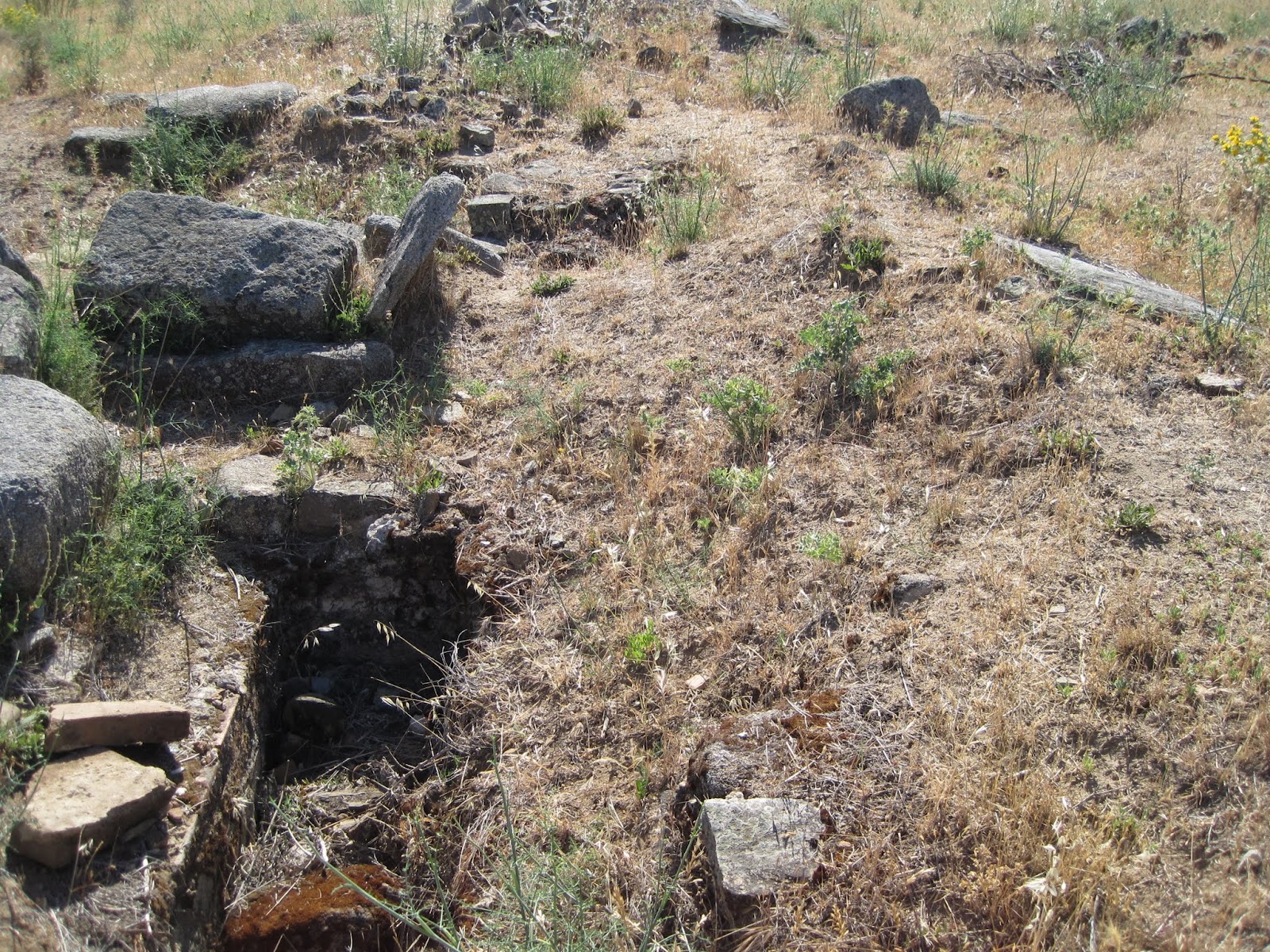 Rutas con encanto en el Valle de los Pedroches Conjunto de tumbas