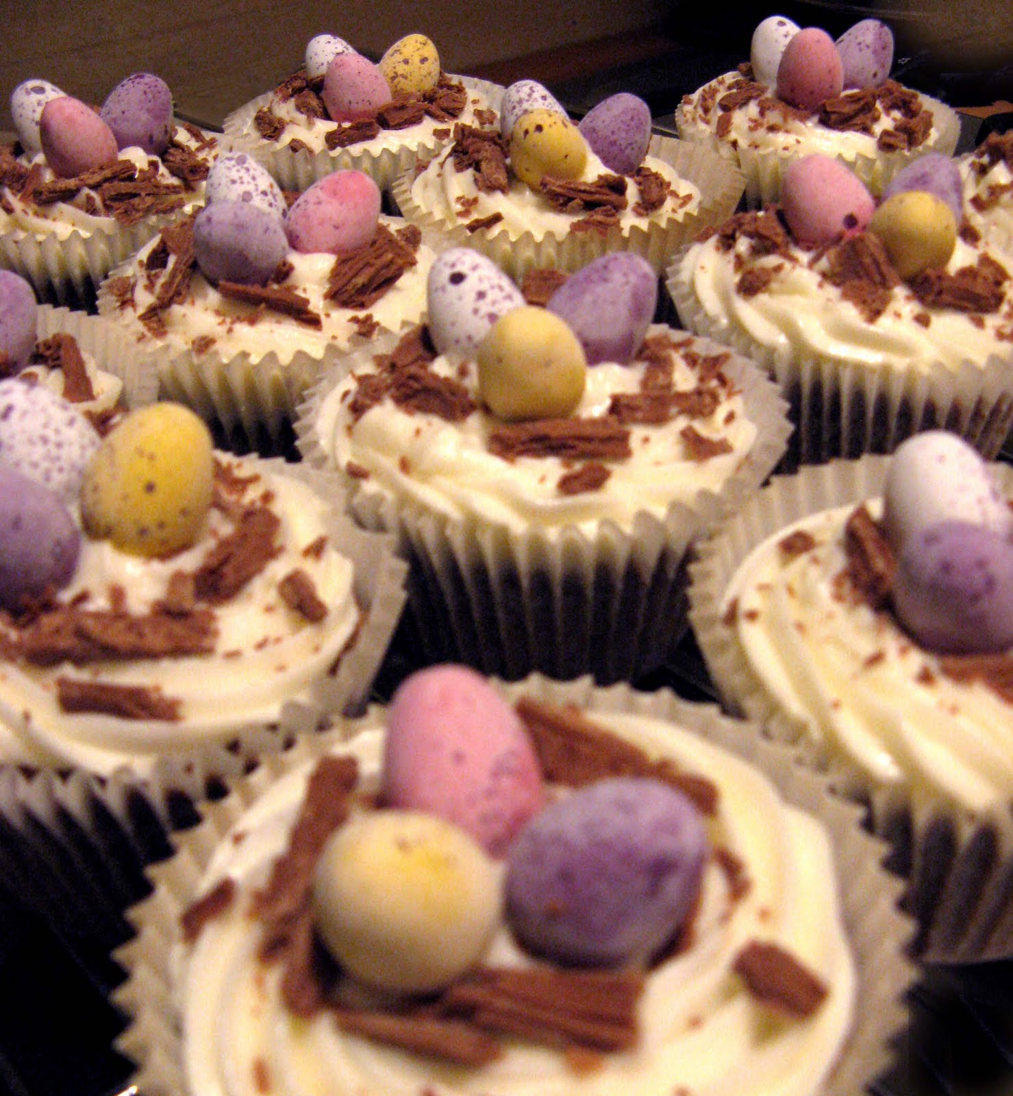 The Wedding Touch Easter Cupcakes