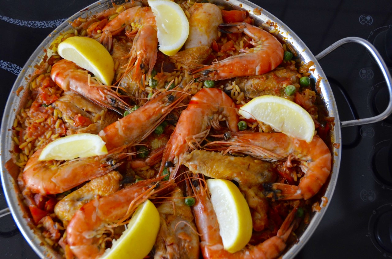 PIZZA FOR BREAKFAST MIXED PAELLA 'PAELLA MIXTA'