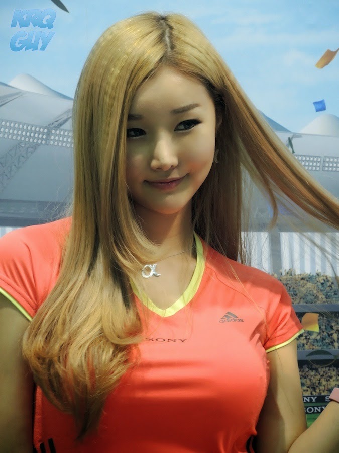 KRQ Guy: 2014 Photo & Imaging Show: Han Song Lee (17 Photos)