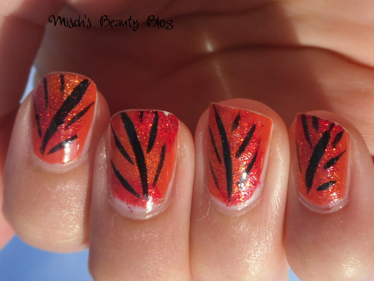 Misch39;s Beauty Blog: NOTD September 29th: Fall Leaf Nail Art