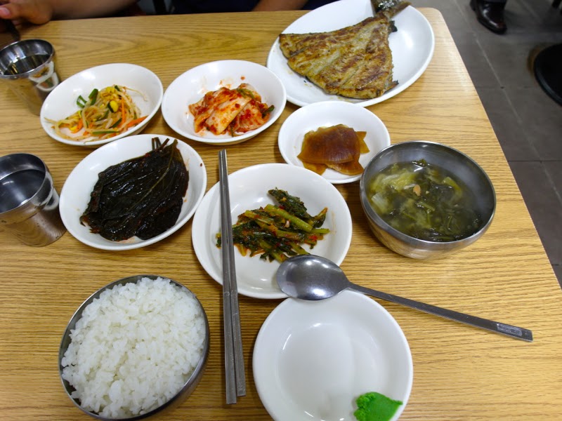 Ewha Summer Studies Dongdaemun Grilled Fish Street Seoul South Korea lunarrive travel blog