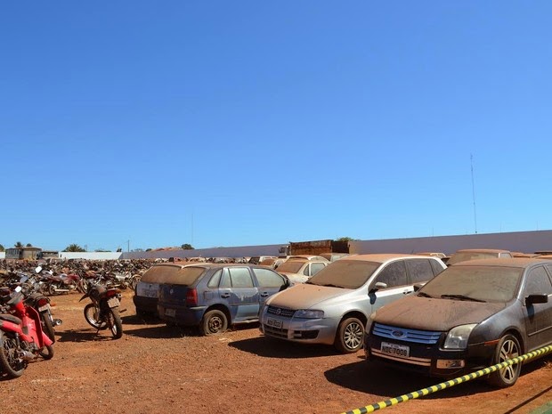 Mais de 600 veículos apreendidos são leiloados em Rolim de Moura