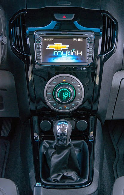 imagens do interiorS10 2015 com novo motor flex