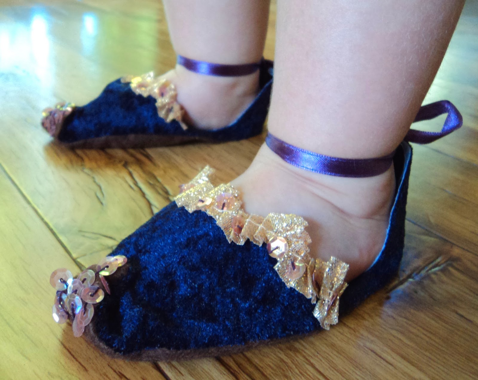 Sarah's Sweethearts: Sweet Slipper Crochet Pattern