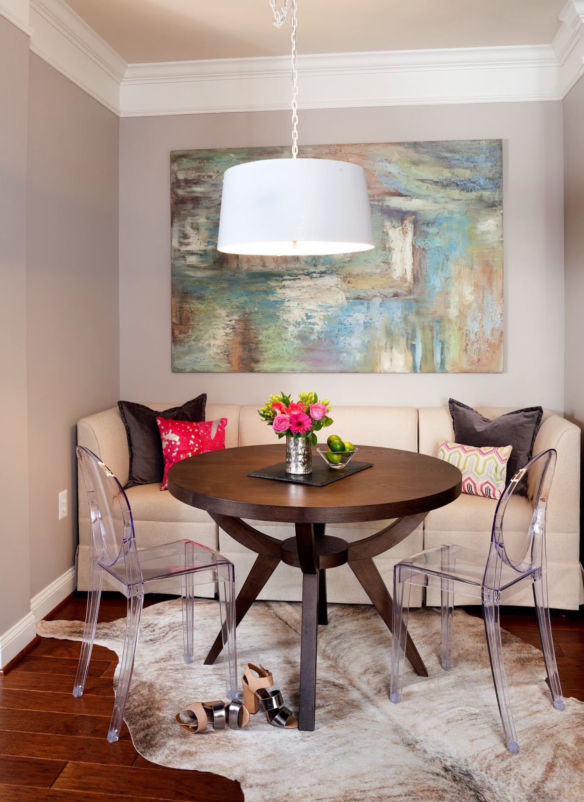 Cute dining / sitting area #home #decor #interiors #small #spaces