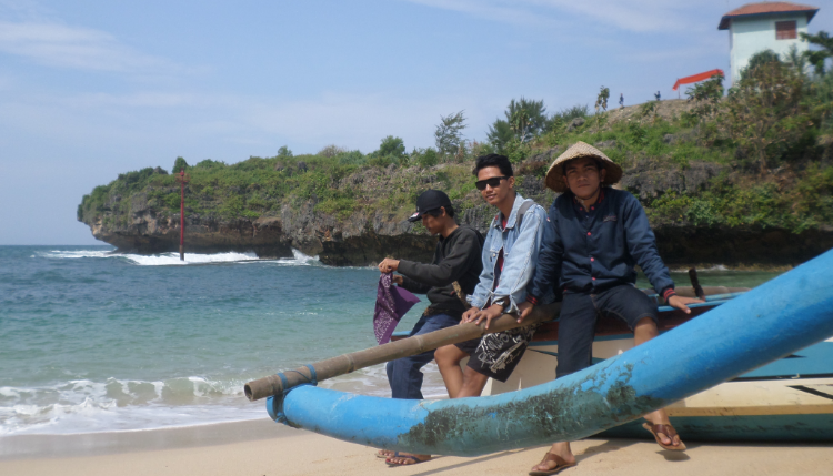 Berwisata ke Pantai Gesing Gunung Kidul Yogyakarta Berwisata ke Pantai Gesing Gunung Kidul Yogyakarta