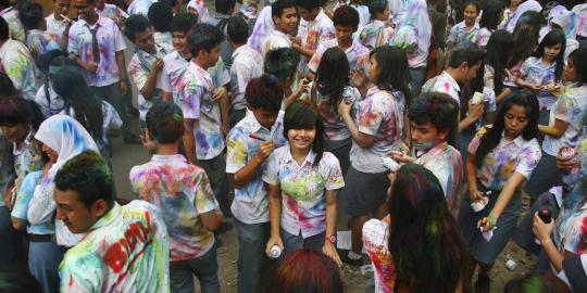 Siswi SMA 4 Denpasar Raih Nilai UN Tertinggi Siswi SMA 4 Denpasar Raih Nilai UN Tertinggi