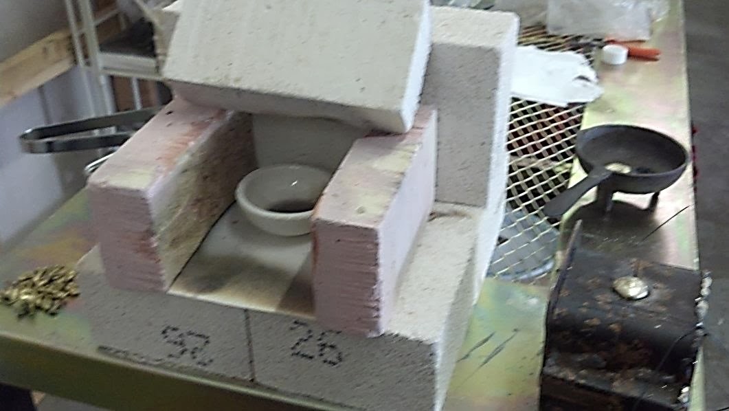 Hearth with a melting dish.