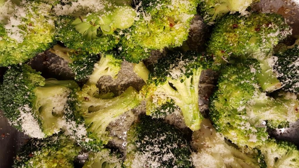 eatculture Low Carb Brokkoli im Backofen (Broccoli in the oven)