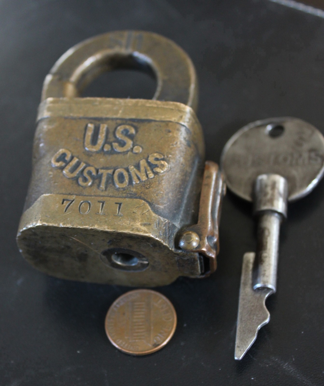 RestraintsBlog: BRASS US CUSTOMS PADLOCK LOCK W/ COUNTER RestraintsBlog: BRASS US CUSTOMS PADLOCK LOCK W/ COUNTER