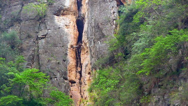 Hanging Coffins Of China At Yangtze