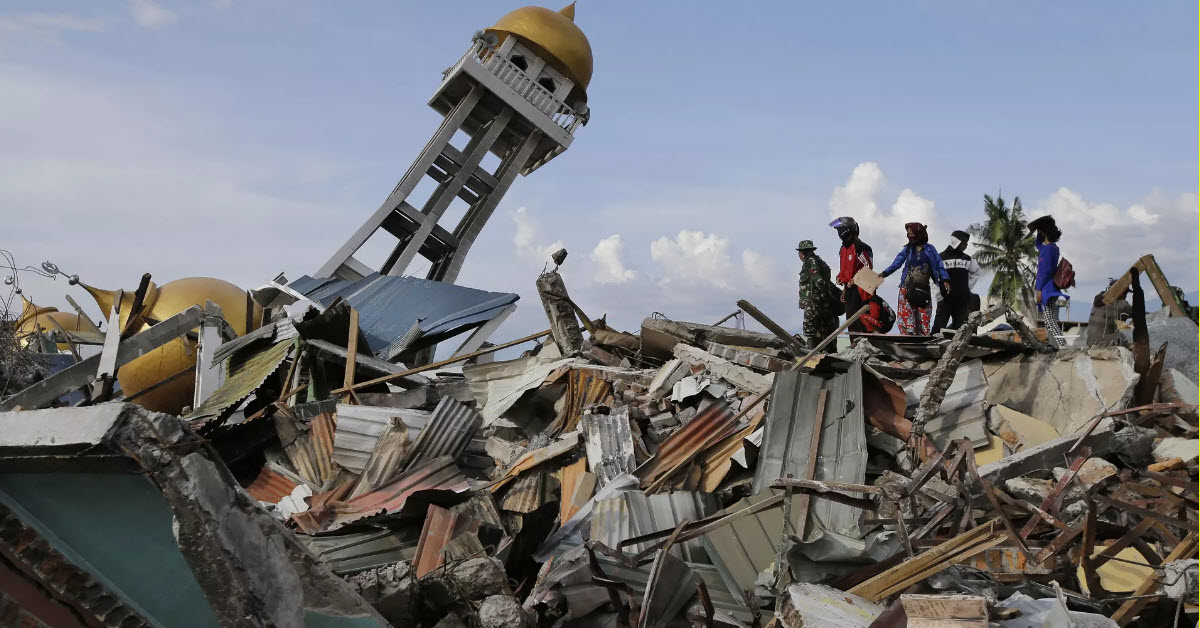 Indonesia orders foreign aid workers helping with tsunami effort to leave