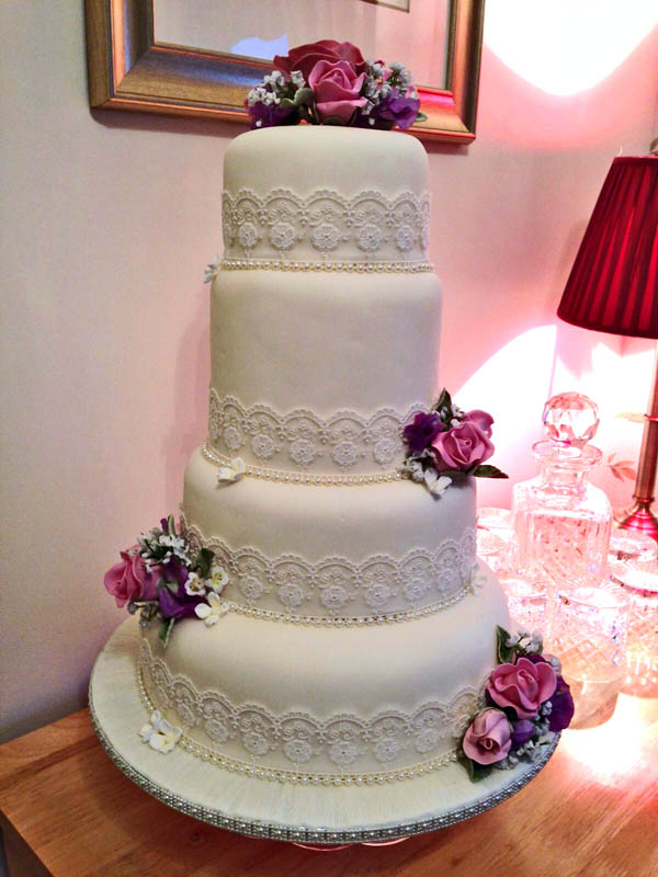 The Ribbon Girl Blog: Wedding Cakes