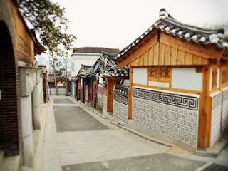 hanok seoul village traditional homes dong alleyway
