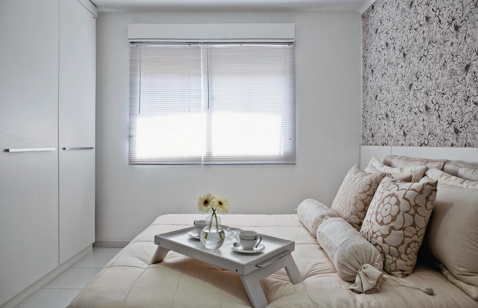 20170321012306_quarto De Casal Decorado Com Tecido Beigit Com ~ Quadros De Tecido Para Quarto E Quarto Pequeno Para Casal 20170321012306_quarto De Casal Decorado Com Tecido Beigit Com ~ Quadros De Tecido Para Quarto E Quarto Pequeno Para Casal
