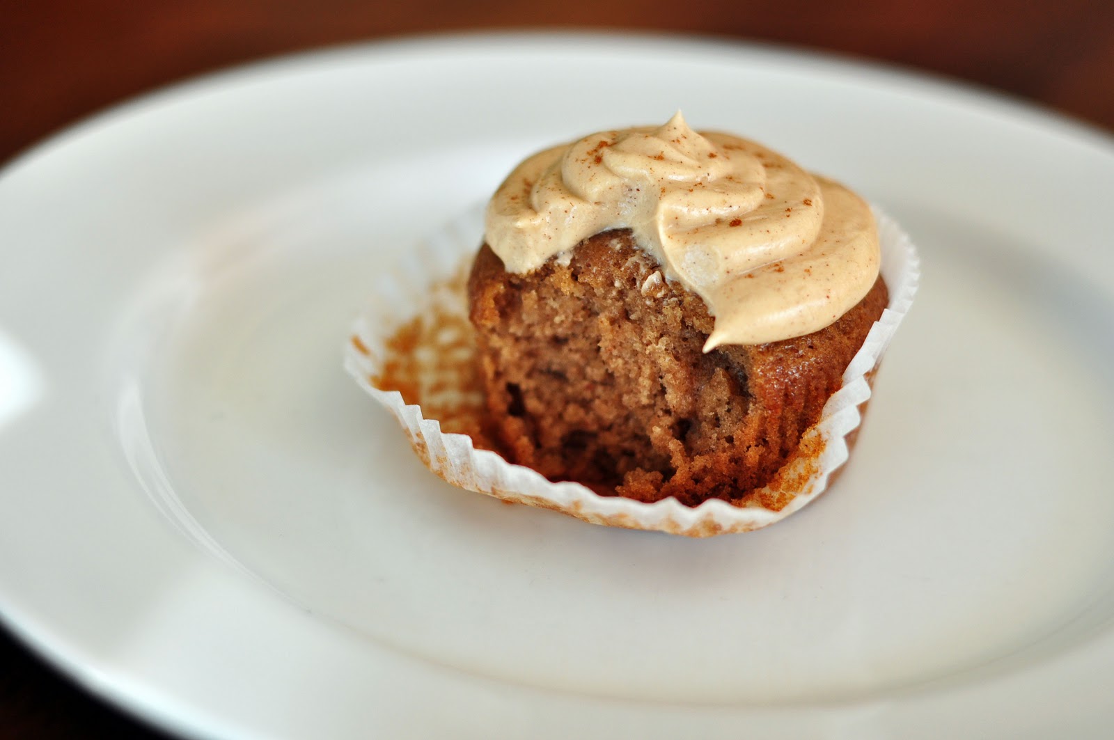Make it Sweet ApplesauceSpice Cupcakes with BrownSugar Cream Cheese