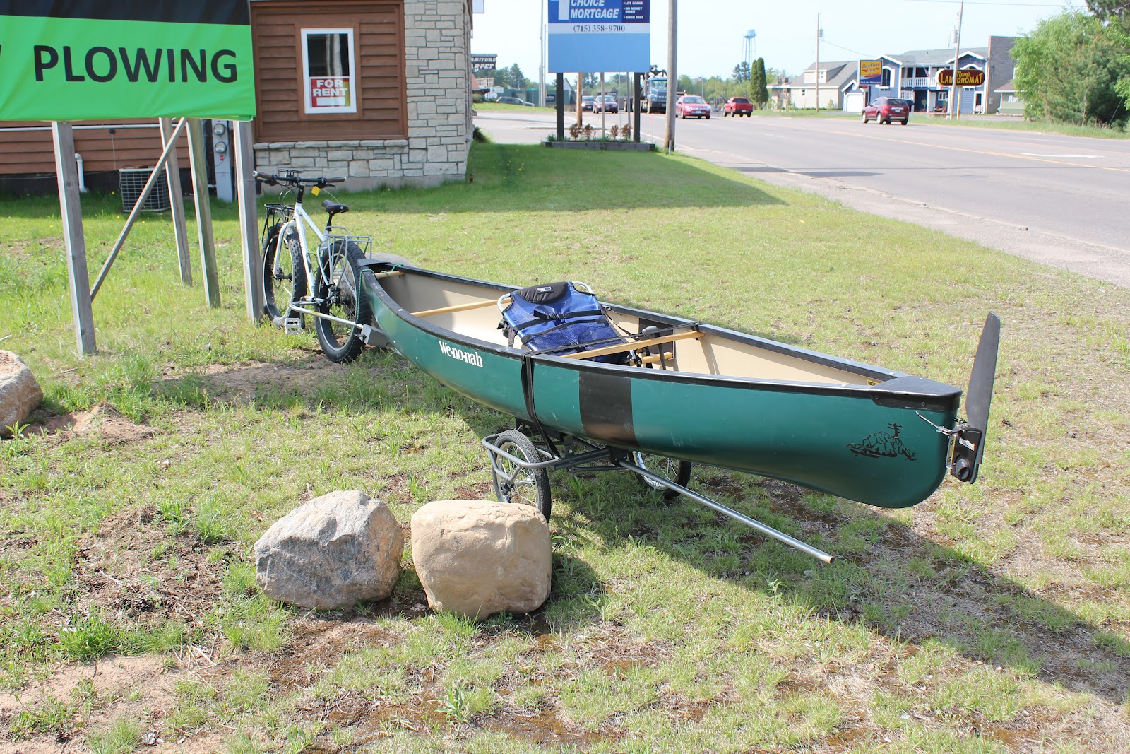 TRAINING WHEELS NOT INCLUDED Canoe Hauler