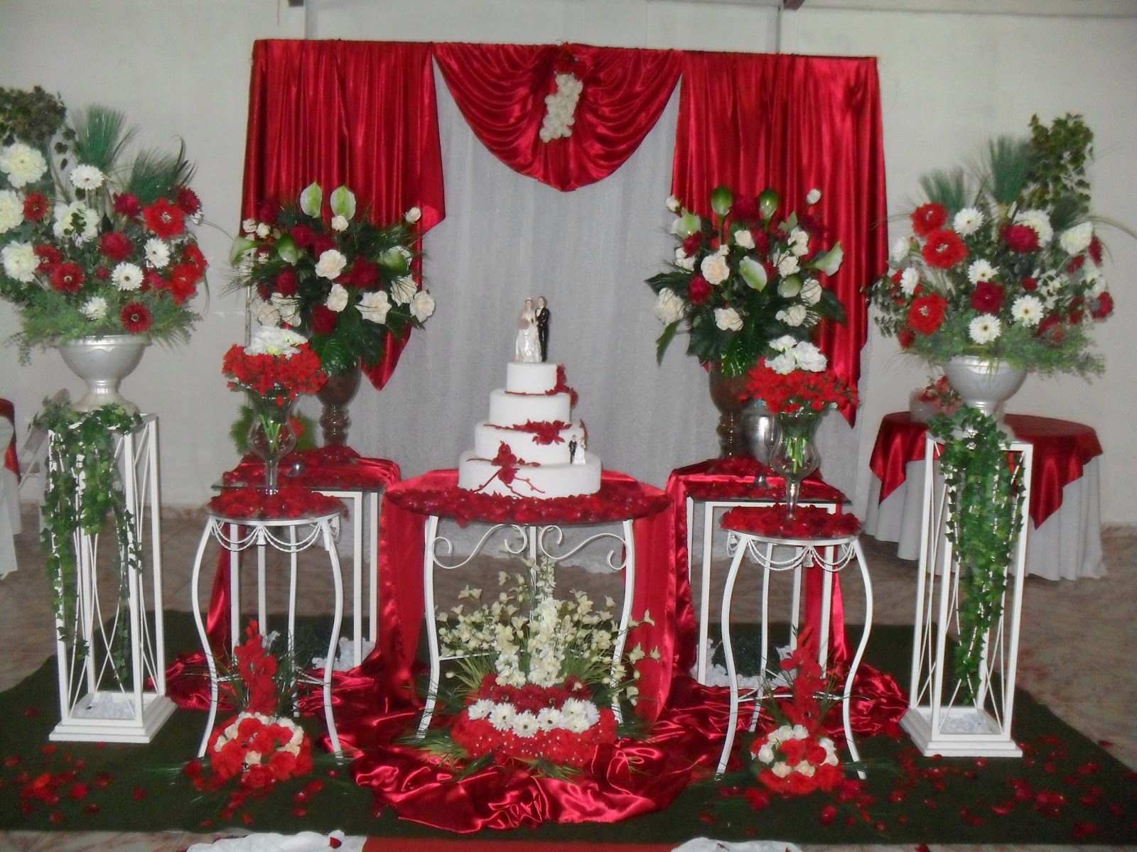 decoracao cozinha branca e vermelha: VIVENDA DOS GIRASSÓIS: Casamento exemplo decoração vermelha decoracao cozinha branca e vermelha: VIVENDA DOS GIRASSÓIS: Casamento exemplo decoração vermelha