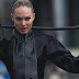 Candice Swanepoel encarna a Mulher-Gato para editorial sexy da Vogue