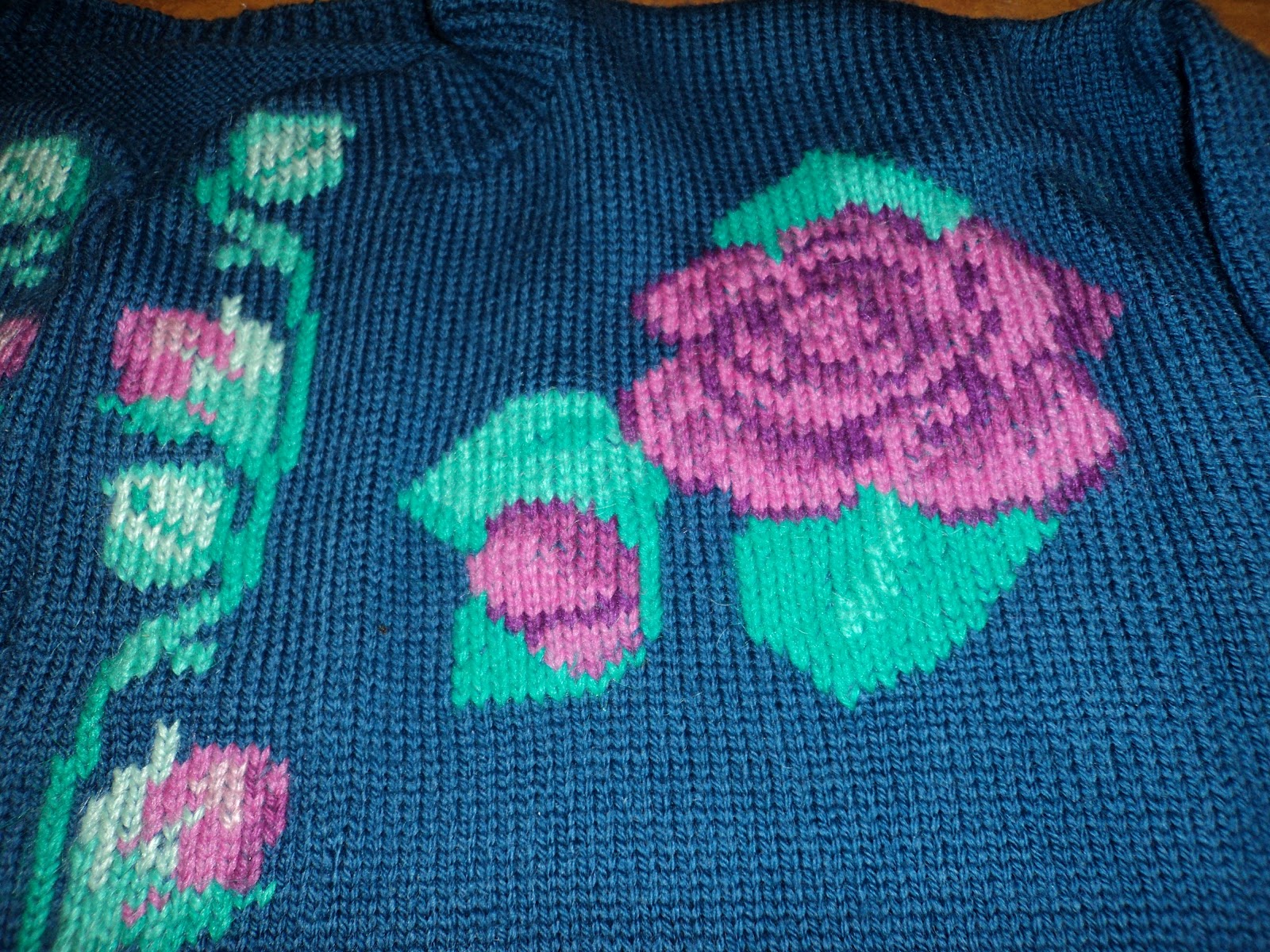 Riverside knitting: May 2012
