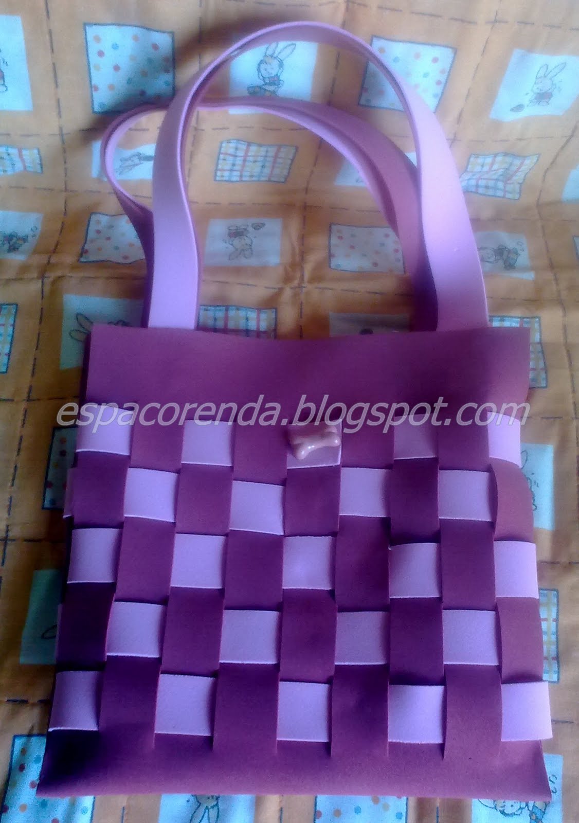 Bolsa em EVA entrelaçado