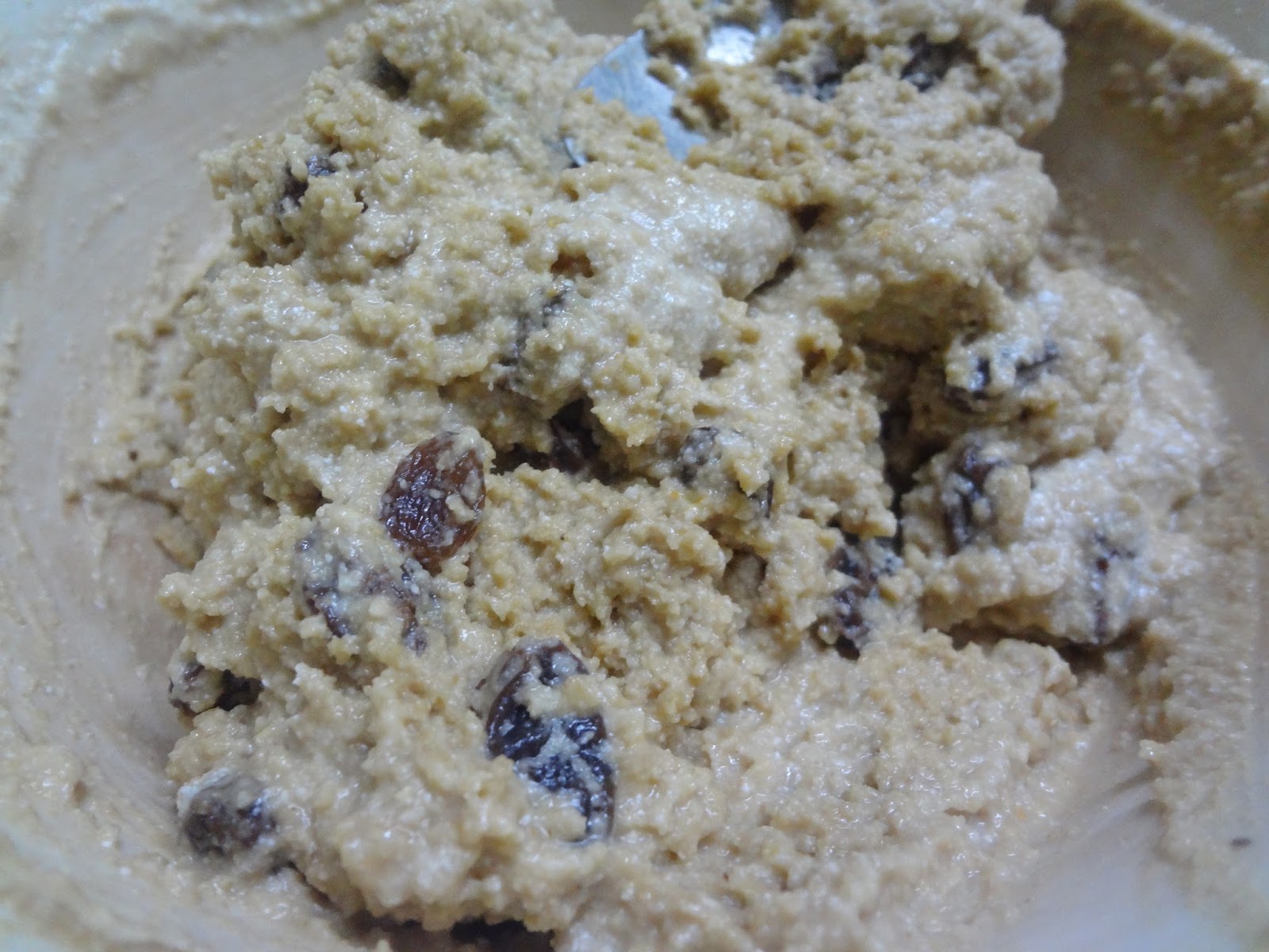 WHOLEWHEAT OATMEAL FLOUR ALMOND RAISIN CAKE ( EGGLESS )