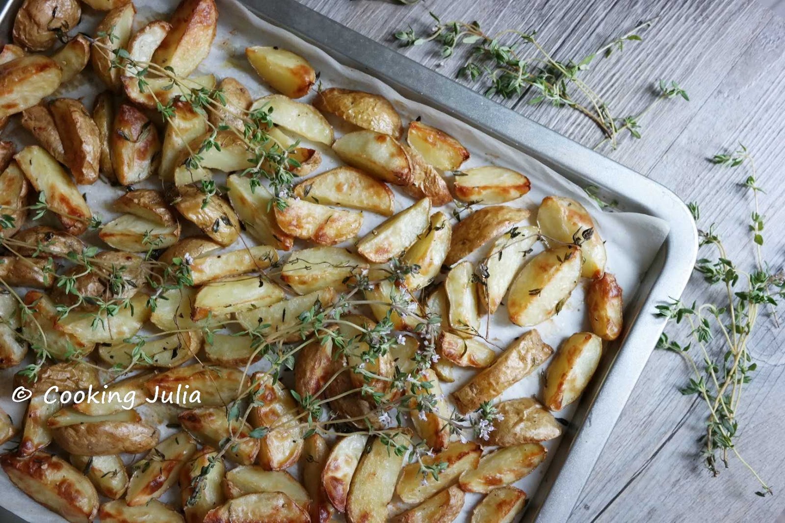 COOKING JULIA POMMES DE TERRE AU FOUR À LA FLEUR DE THYM