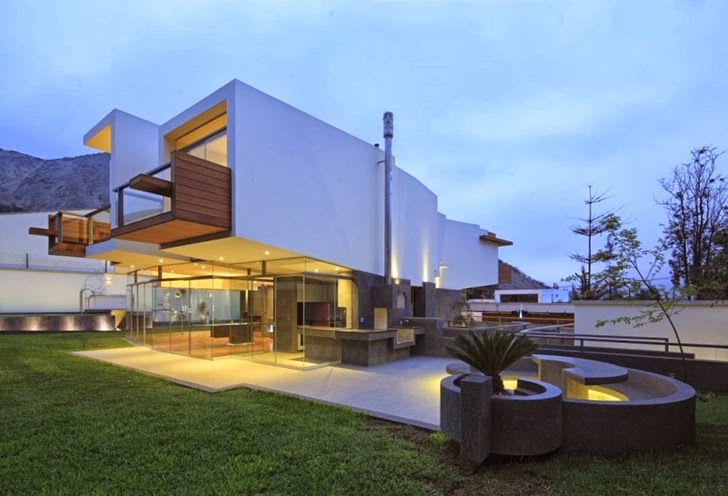 World of Architecture: Unusual Extreme Modern House by ...
