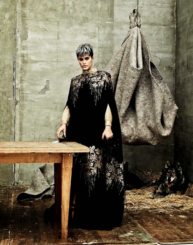 Vogue Italia November 2014, Alyson Le Borges Blumarine 2014 AW Black Royal Long Cape Editorials
