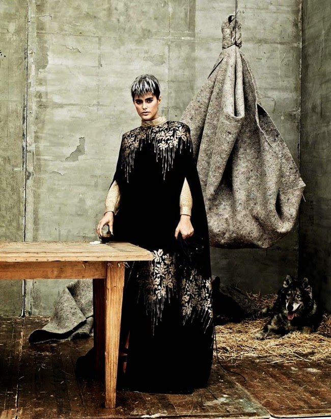 Blumarine 2014 AW Black Royal Long Cape Editorials