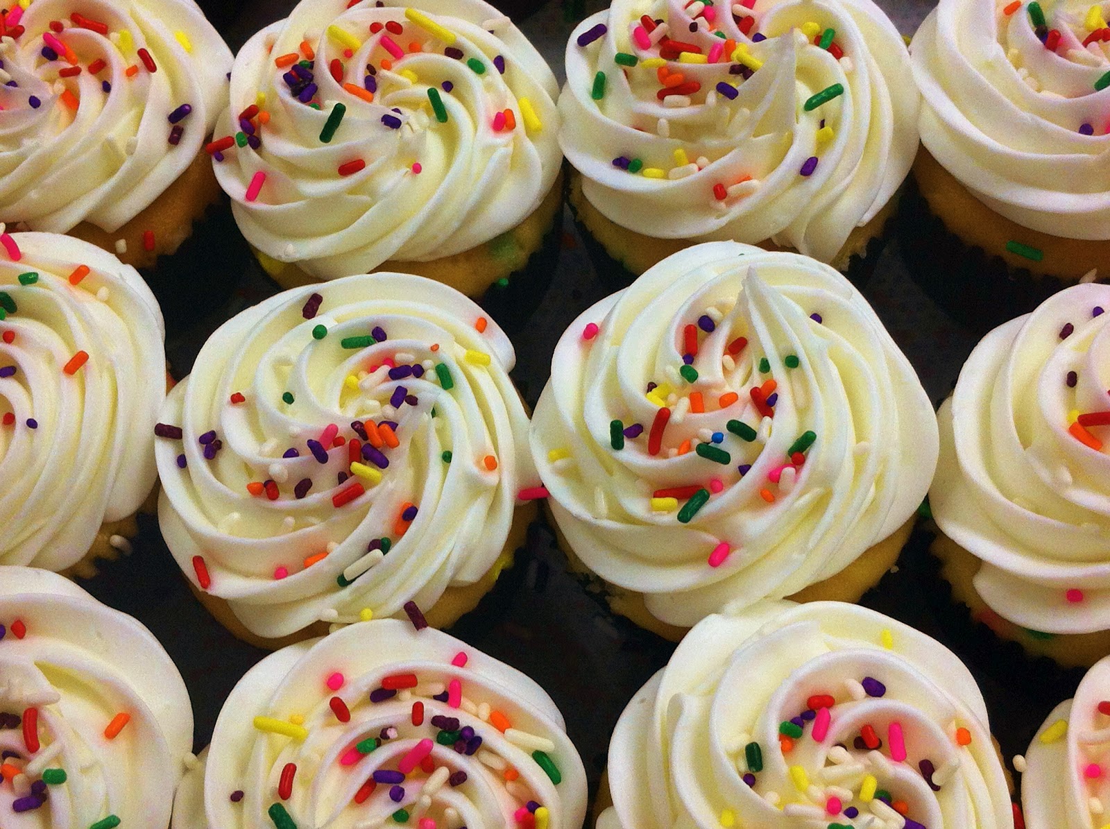 Lola Pearl Bake Shoppe Rainbow Sprinkles, please!