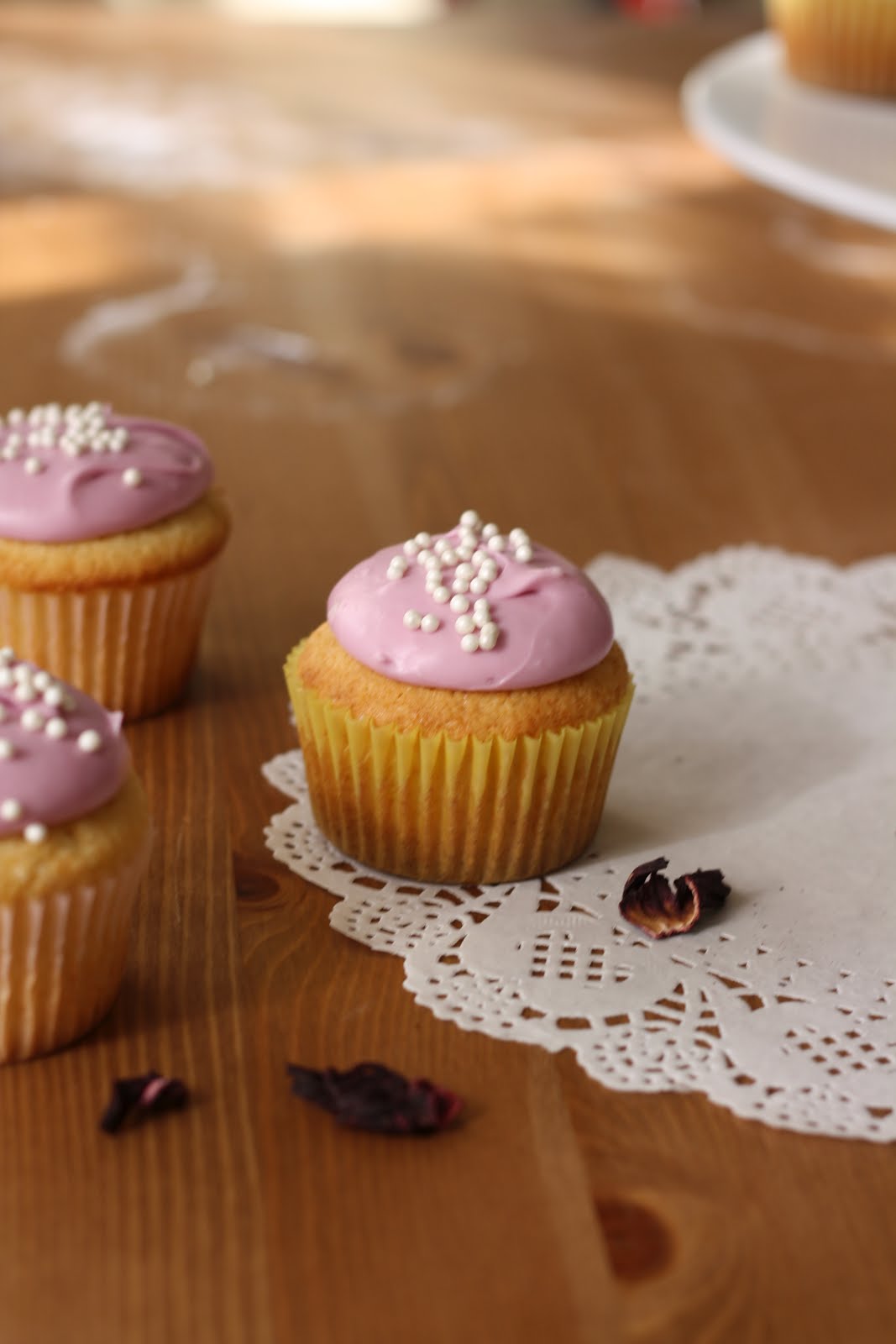 Hummingbird Bakery Lemon Cupcakes... with Hibiscus Cream Cheese