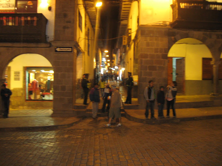 <b>CALLE PROCURADORES CUSCO PERÚ</b>