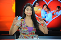 Shriya Saran New Movie Personal Interview Stills [cinebrain.blogspot]