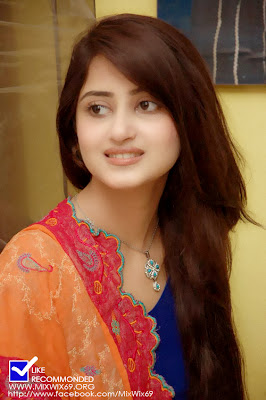 Sajal Ali Biodata, Sajal Ali Biography, Sajal Ali Unseen Images, Sajal Ali Hot Pics