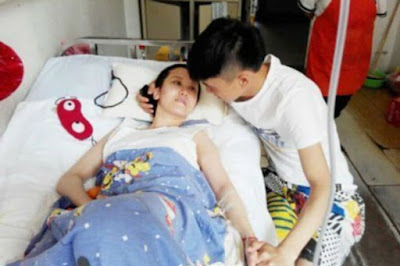 Setia Menjaga Kekasih Koma, Pria Ini di Campakkan Setelah Sadar Setia Menjaga Kekasih Koma, Pria Ini di Campakkan Setelah Sadar