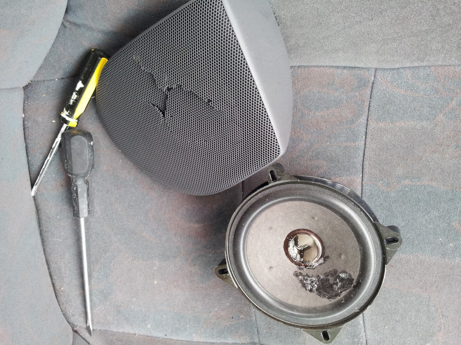 Replacing door speakers on the Volvo S40 Car News Auto Lah