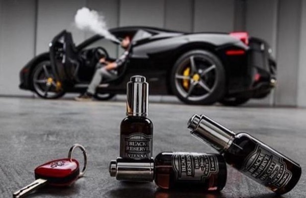 (GAMBAR) Tabiat Vapers Buat Orang Paling Menyampah! (GAMBAR) Tabiat Vapers Buat Orang Paling Menyampah!