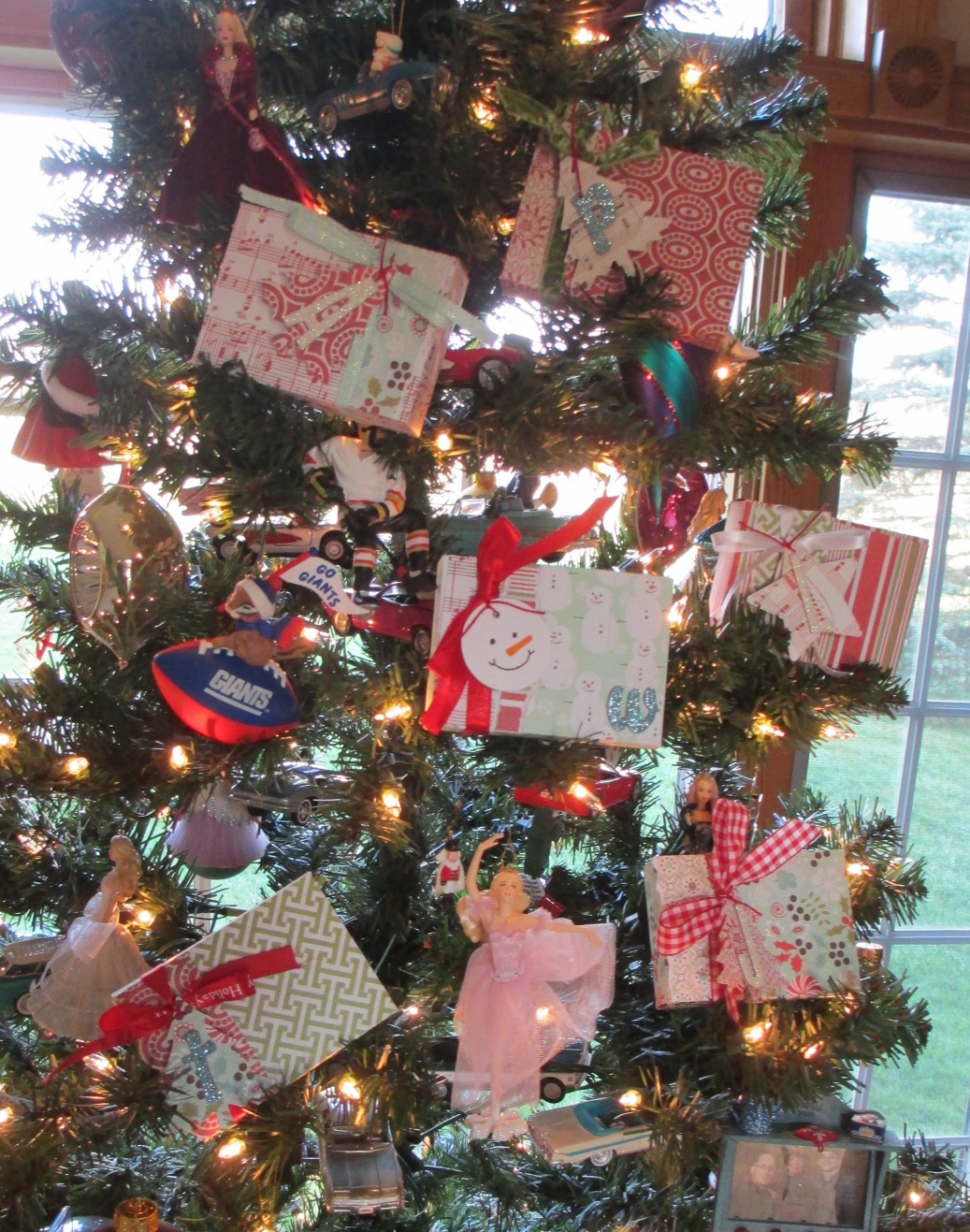 http://4.bp.blogspot.com/-p08boevgzwA/UMjfIcdz15I/AAAAAAAAA6E/x-te0_MNEvk/s1600/Tree+with+Boxes.jpg